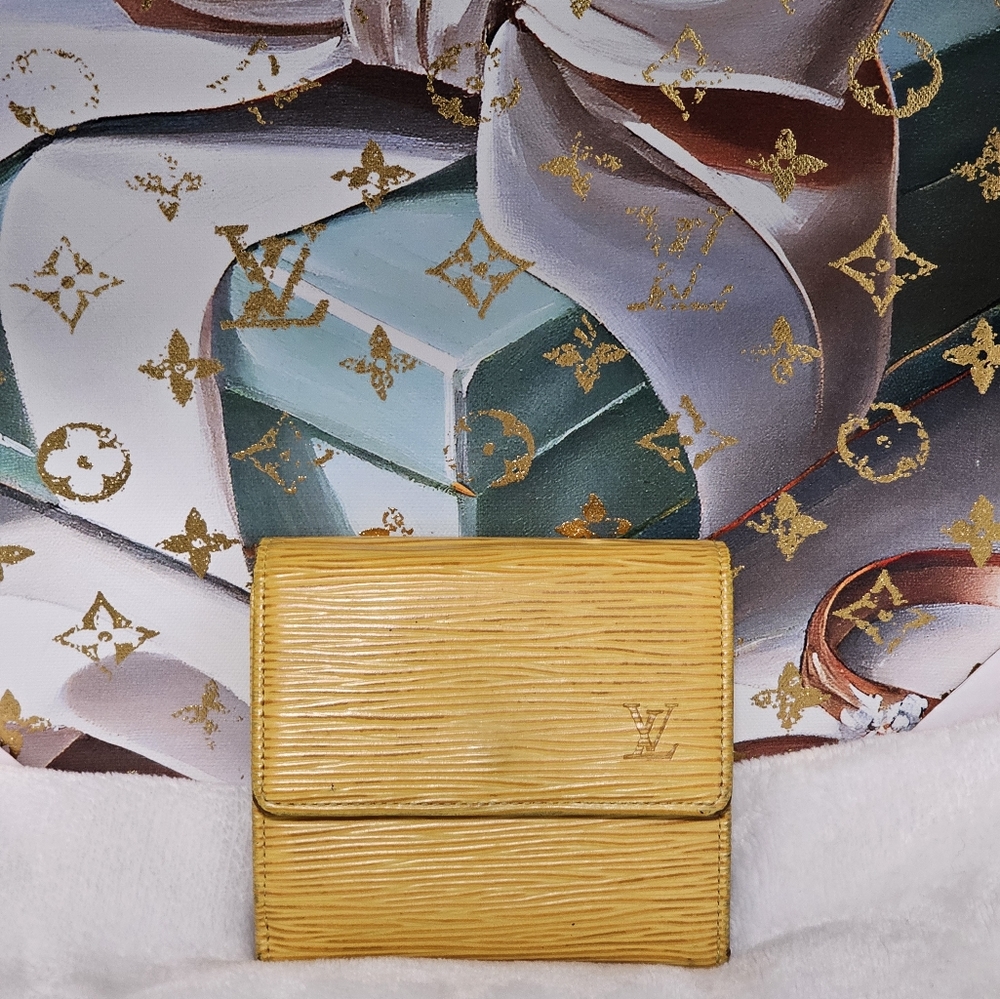 🔥🔥Louis Vuitton Epi Wallet yellow with purple interior 💛💜